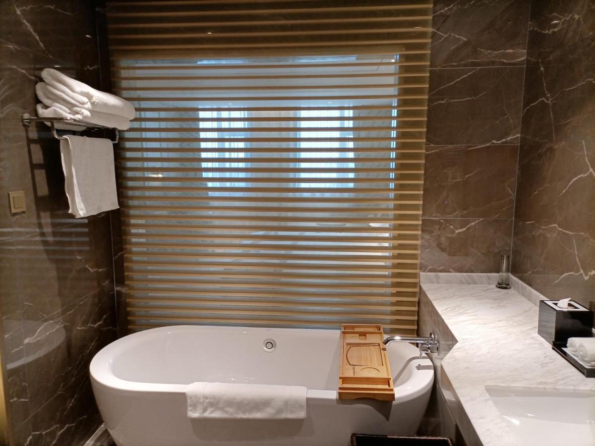 Baoying Jinling Hotel Экстерьер фото